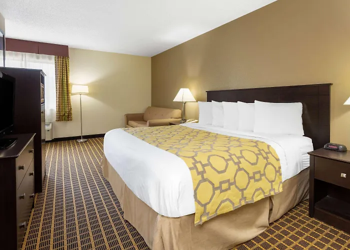 Baymont By Wyndham Motel Harvard